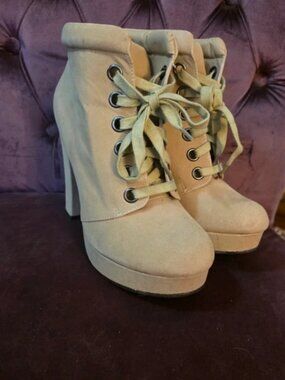 Cute heeled ankle boot